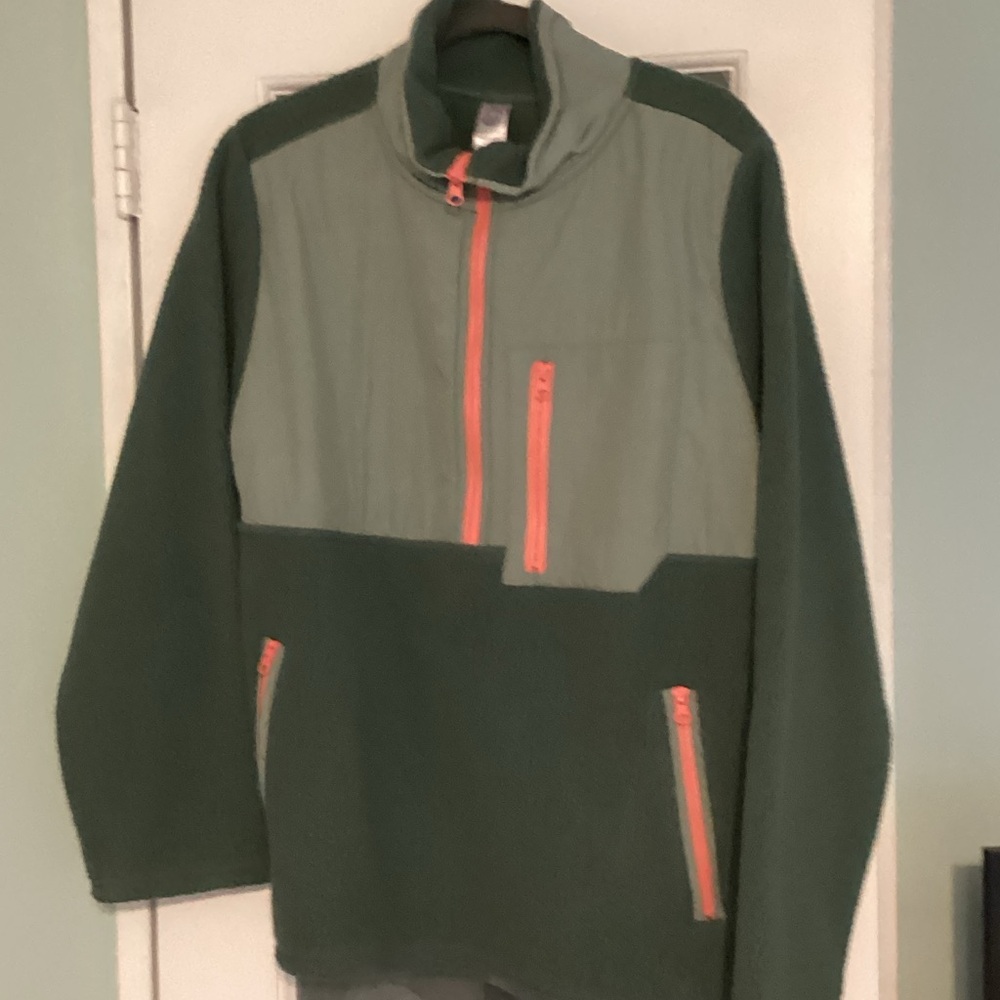 Te Verde Green and Orange Women's quarter zip pull over.  Very warm